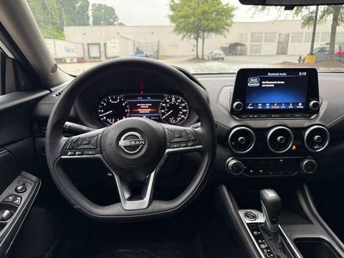Used 2024 Nissan Sentra SV FWD image 17