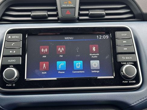 Used 2025 Nissan Versa SV w/ Trunk Package image 21