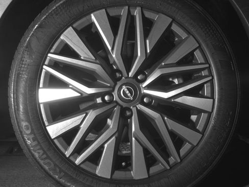 Used 2025 Nissan Altima 2.5 SV FWD image 13