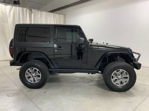 Used 2016 Jeep Wrangler Rubicon w/ Power Convenience Group AWD/4WD image 25