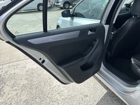 Used 2014 Volkswagen Jetta TDI FWD image 34