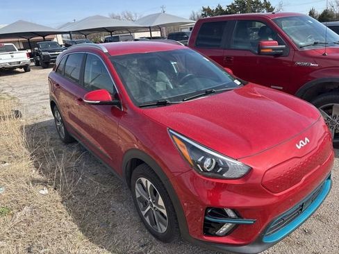 Used 2022 Kia Niro EX w/ Cold Weather Package image 3