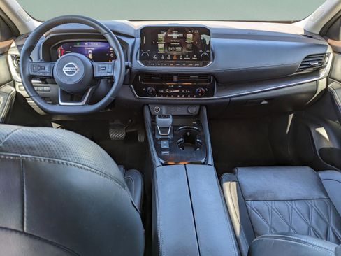 Used 2021 Nissan Rogue Platinum image 17