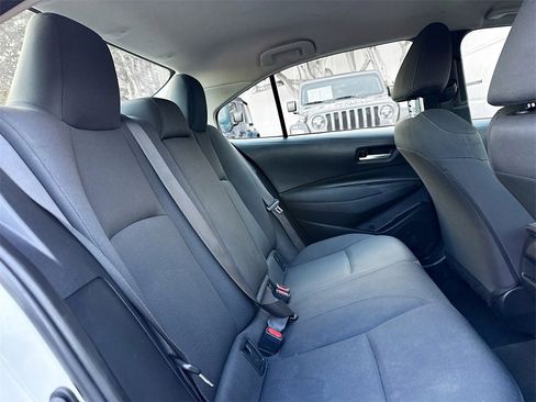 Used 2021 Toyota Corolla LE image 25