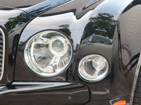 Used 2016 Bentley Mulsanne Speed RWD image 2