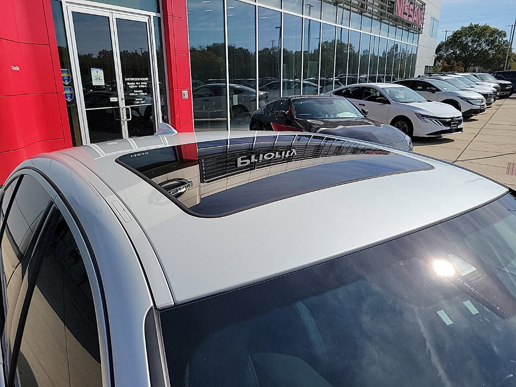 Used 2019 BMW 330i xDrive Sedan w/ Convenience Package AWD/4WD image 8