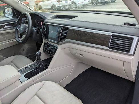 Used 2023 Volkswagen Atlas SE image 7