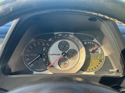 Used 2004 Lexus IS 300 RWD image 19