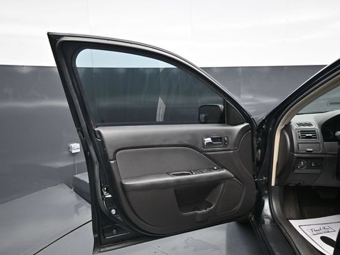 Used 2010 Ford Fusion SE FWD image 10