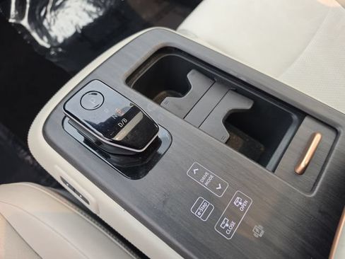 Used 2023 Nissan Ariya FWD image 21