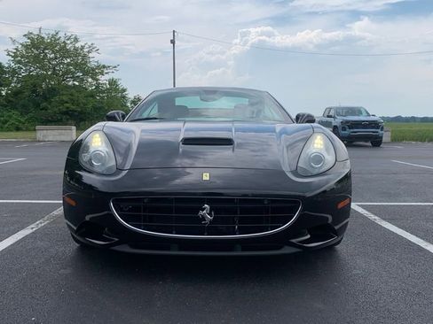 Used 2014 Ferrari California image 4