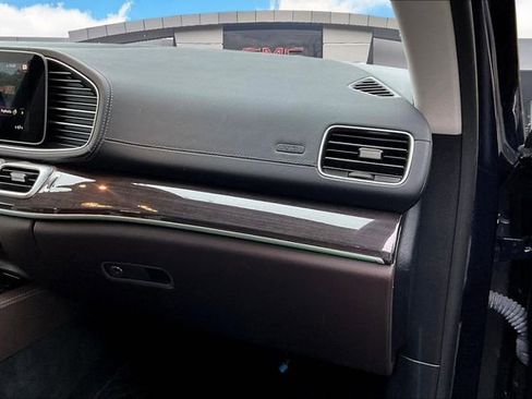 Used 2021 Mercedes-Benz GLS 450 4MATIC image 14