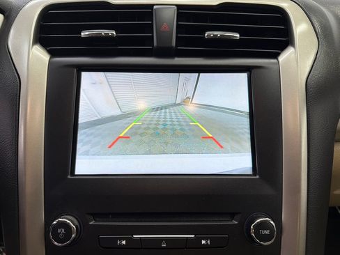 Used 2016 Ford Fusion SE FWD image 28