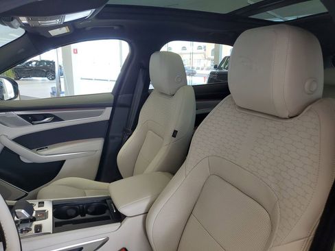 New 2026 Jaguar F-PACE R-Dynamic S image 12