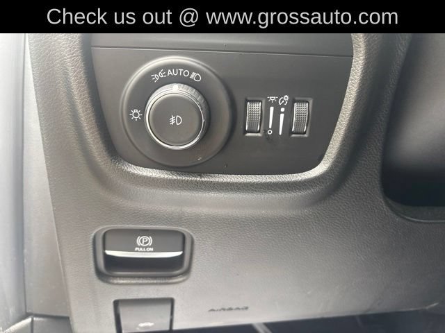 Used 2023 Jeep Grand Cherokee Limited w/ Luxury Tech Group II AWD/4WD image 15