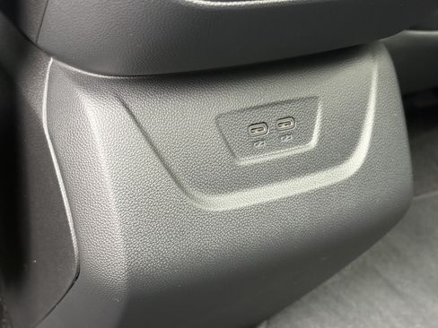 Used 2024 Chevrolet Blazer EV LT AWD/4WD image 13