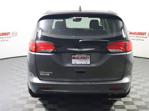 Used 2023 Chrysler Voyager LX FWD image 9