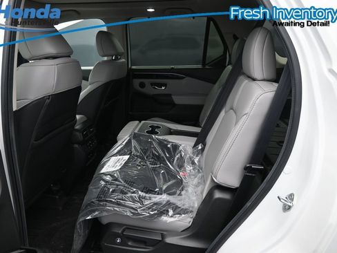 Used 2024 Honda Pilot Touring image 15