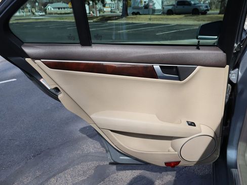 Used 2013 Mercedes-Benz C 250 Sport image 24