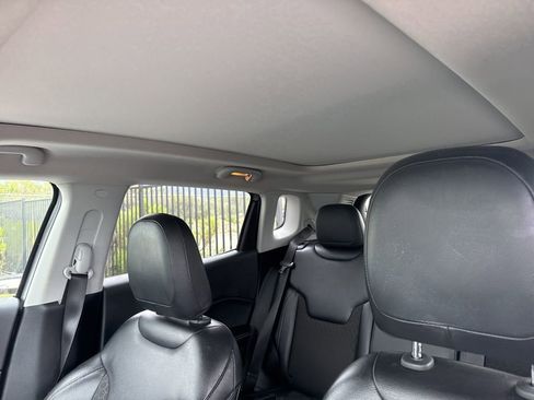 Used 2017 Jeep Compass Latitude w/ Popular Equipment Group FWD image 6