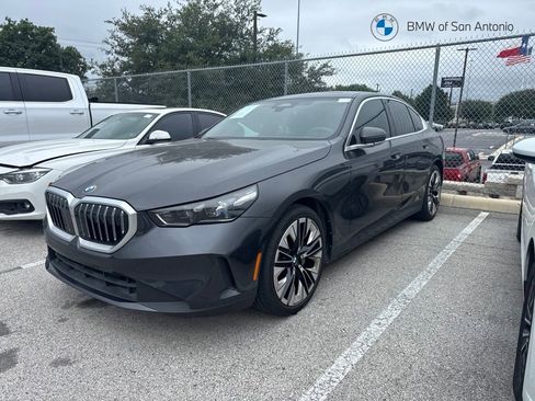 Certified 2025 BMW 530i w/ Premium Package RWD image 1