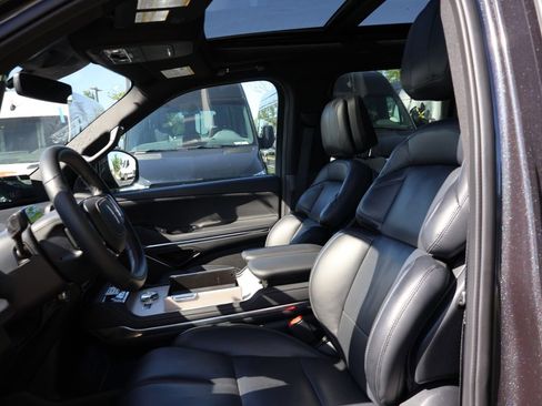 Used 2025 Lincoln Navigator Reserve w/ Jet Appearance Package AWD/4WD image 17