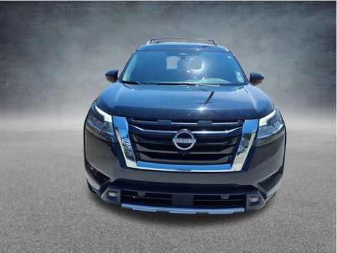 Used 2022 Nissan Pathfinder SL w/ SL Premium Package FWD image 2
