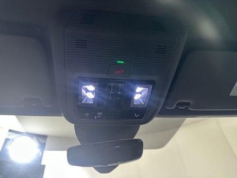 Used 2022 Audi Q4 e-tron Prestige image 24