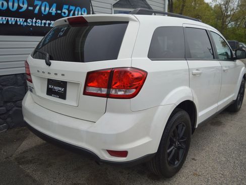 Used 2019 Dodge Journey SE w/ Connectivity Group FWD image 5