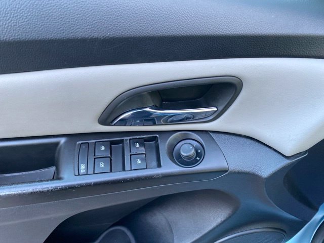 Used 2012 Chevrolet Cruze LS FWD image 11