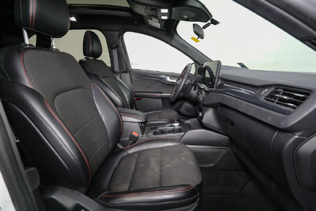 Used 2024 Ford Escape ST-Line w/ Tech Pack #1 AWD/4WD image 17
