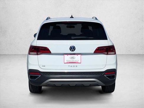 Used 2022 Volkswagen Taos SE FWD image 7