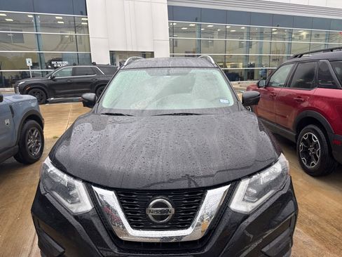 Used 2018 Nissan Rogue SV w/ Premium Package AWD/4WD image 1
