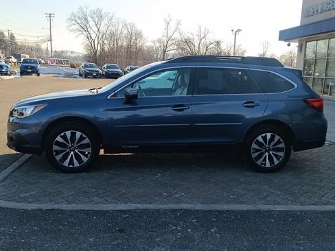 Used 2016 Subaru Outback 2.5i Limited image 2