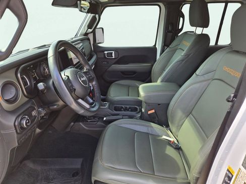 Used 2024 Jeep Gladiator Mojave image 19