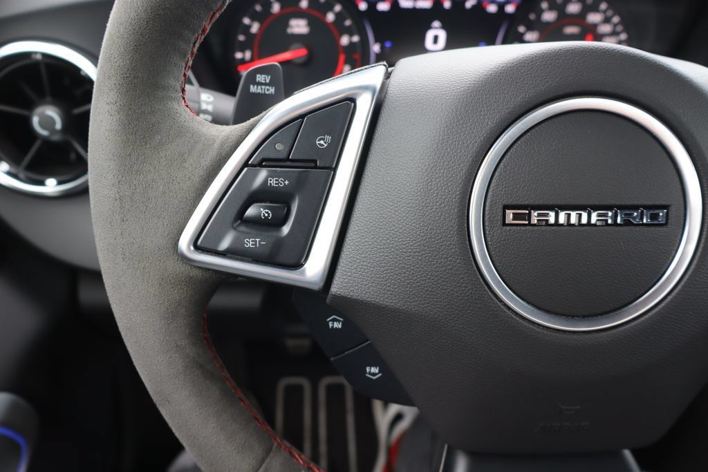 Used 2022 Chevrolet Camaro ZL1 RWD image 8