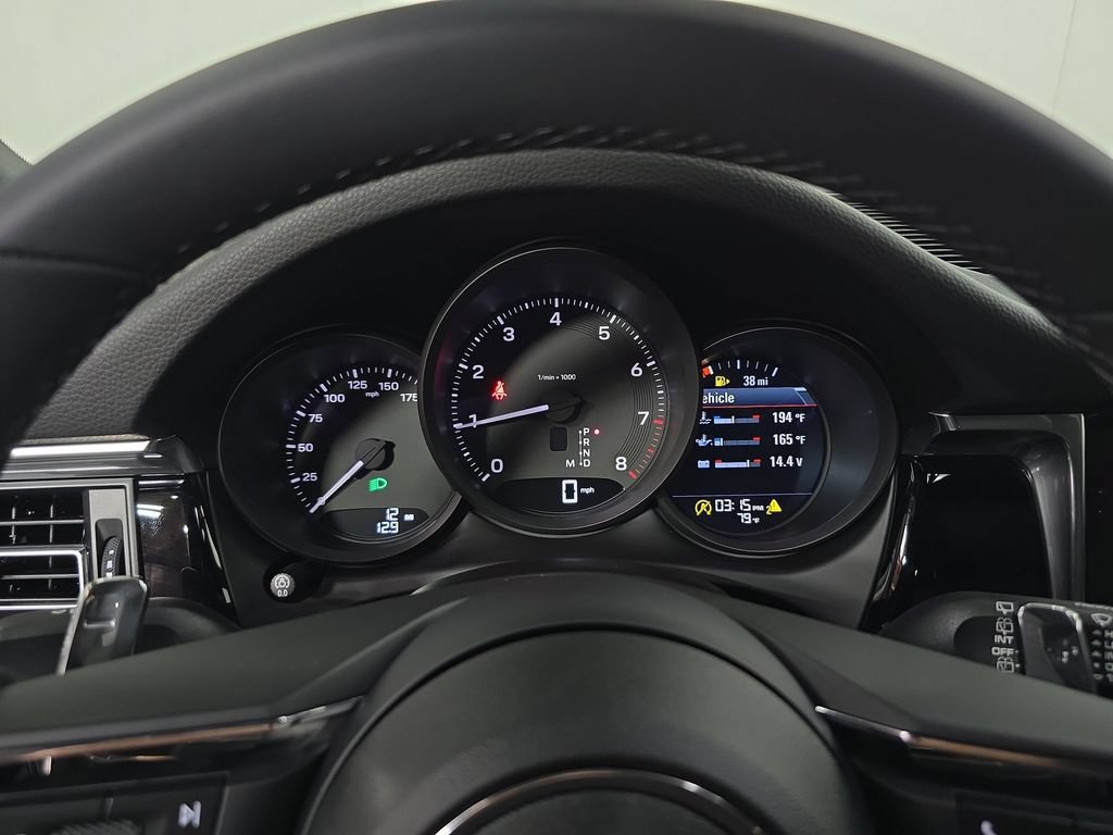 Certified 2026 Porsche Macan AWD/4WD image 15