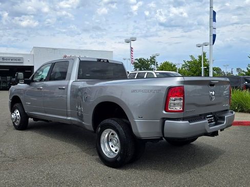 Used 2024 RAM 3500 Big Horn w/ Sport Appearance Package AWD/4WD image 6