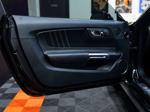 Used 2015 Ford Mustang GT Premium RWD image 29