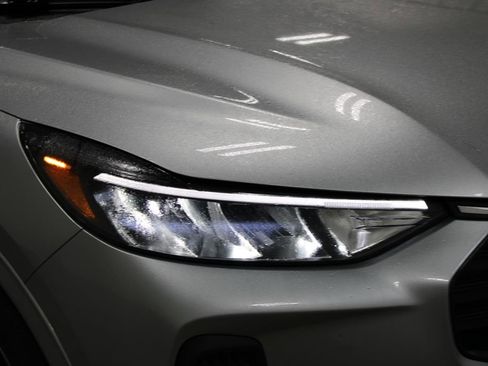 Used 2024 Ford Escape ST-Line image 12