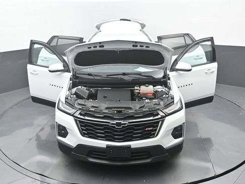 Used 2023 Chevrolet Traverse RS image 36