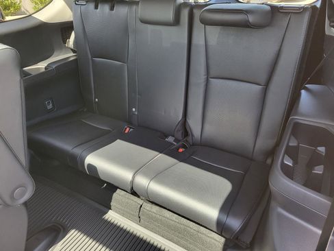 Used 2025 Toyota Grand Highlander AWD Hybrid image 17