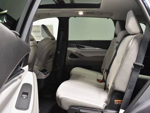 Certified 2026 INFINITI QX60 Luxe w/ Cargo Package AWD/4WD image 29