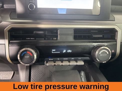 Used 2025 Toyota Tacoma SR5 AWD/4WD image 16