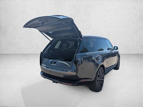 Used 2024 Land Rover Range Rover SV AWD/4WD image 5
