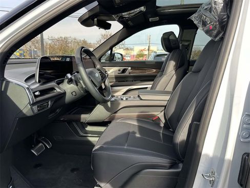 New 2026 Cadillac Vistiq Sport image 16