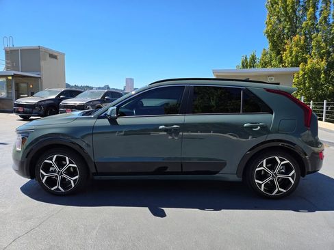 Used 2023 Kia Niro EX Touring FWD image 6