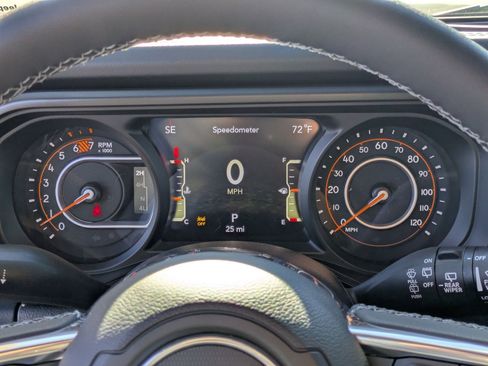 New 2026 Jeep Wrangler Unlimited Sahara AWD/4WD image 17
