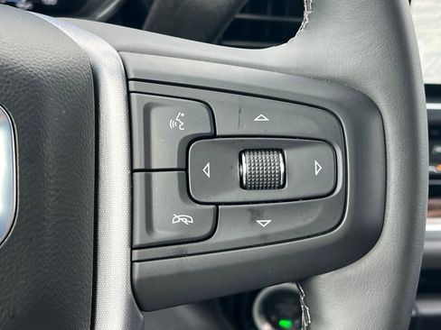 Used 2025 GMC Sierra 1500 SLE image 33