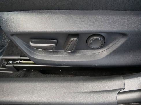 Used 2026 Toyota Camry SE AWD/4WD image 15